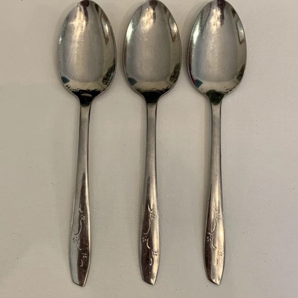 3 Silco Stainless MARDI GRAS 8.5" Dinner Spoons Serving Spoon Vintage USA 1960s - Picture 1 of 9